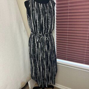 Banana Republic dress sz 6‎ Black White Striped Pleated Sleeveless Belted  midi